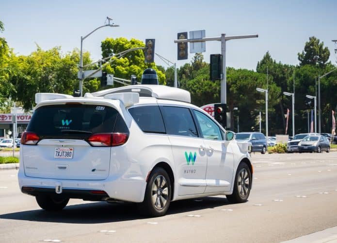 Waymo tem expansão de robotáxis pausada na Califórnia; entenda