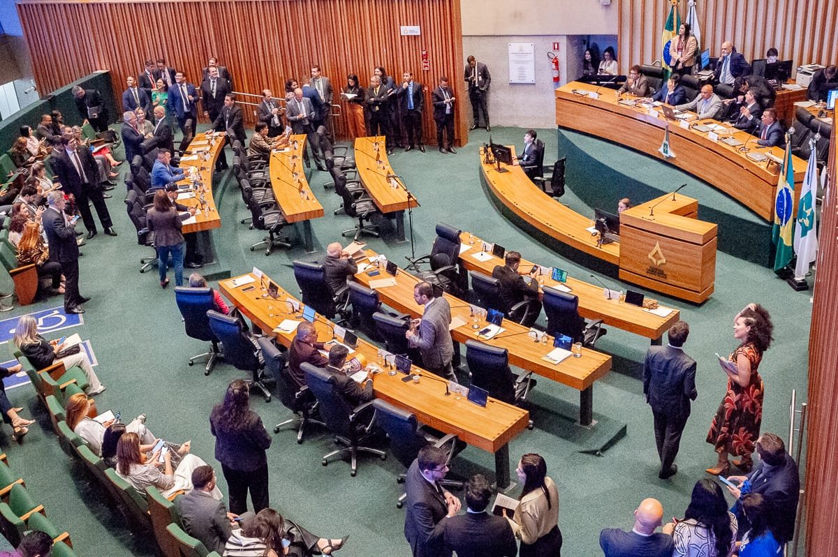 Pautas de valores do IPVA e IPTU 2025 são aprovadas