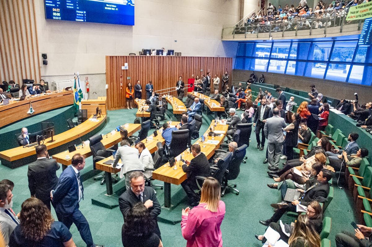 Distritais aprovam revisão do Plano Plurianual para o quadriênio 2024-2027