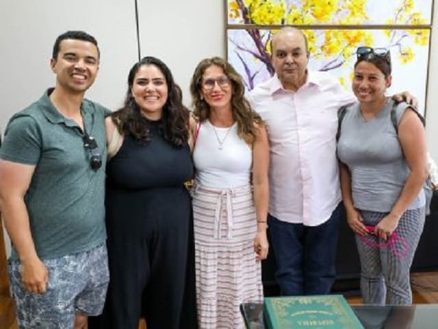 Turistas conhecem o Palácio do Buriti por acaso… e, de surpresa, o governador