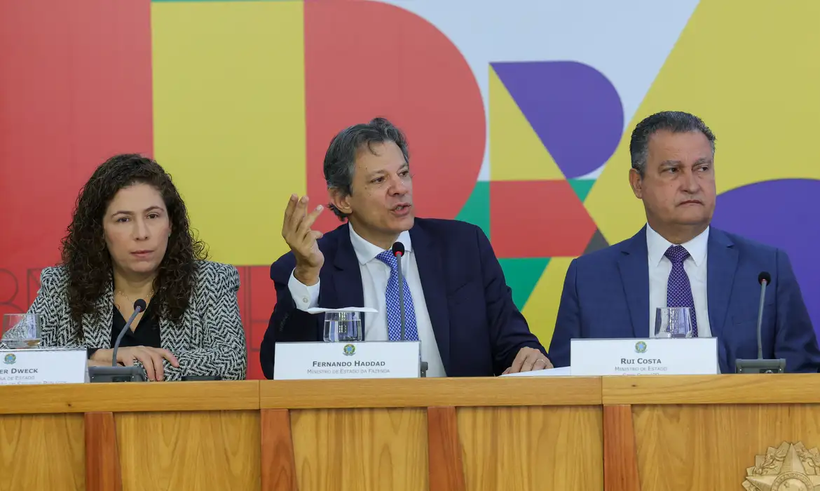 CUT e UGT aprovam medidas do ajuste fiscal do governo federal