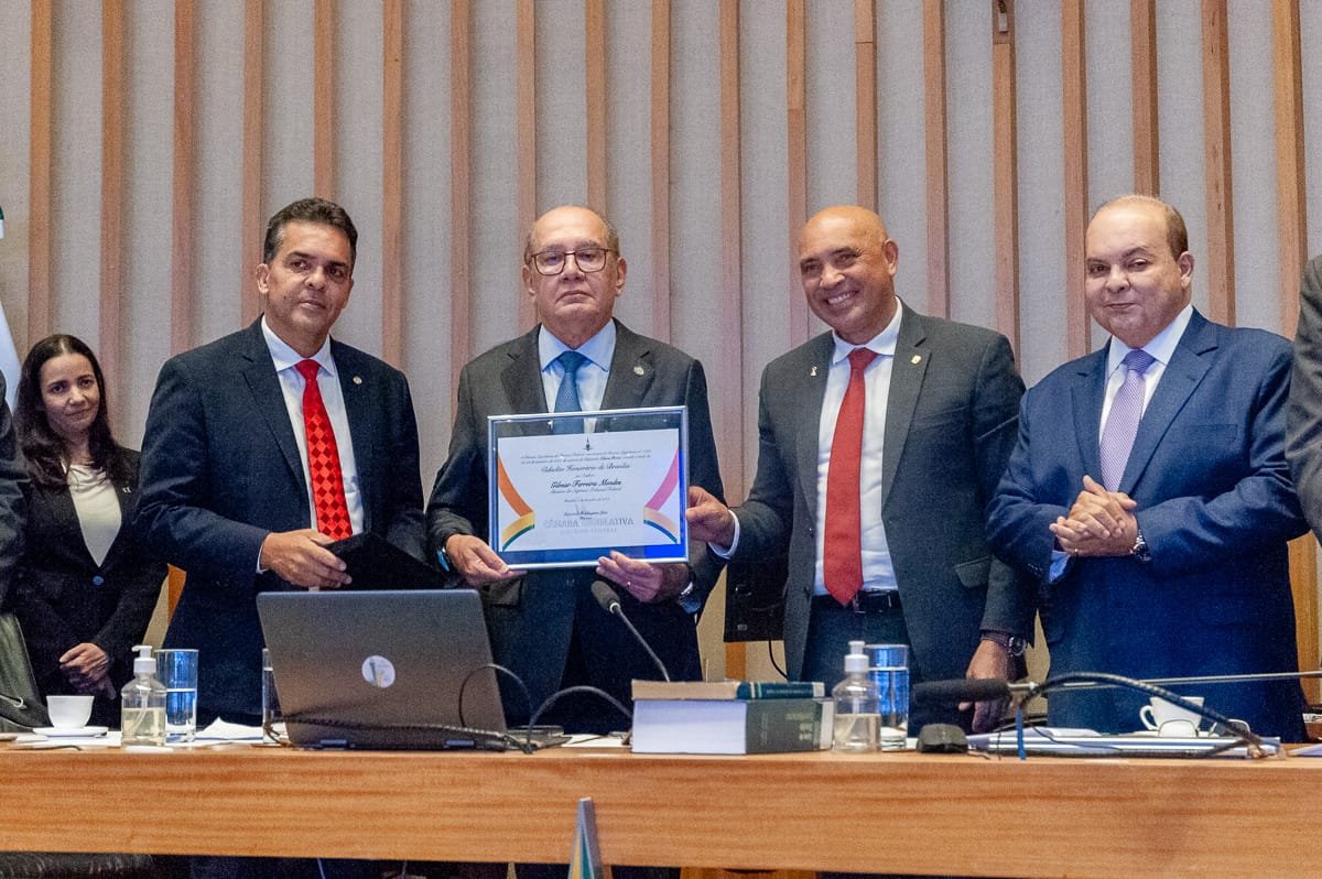 Gilmar Mendes é cidadão honorário de Brasília