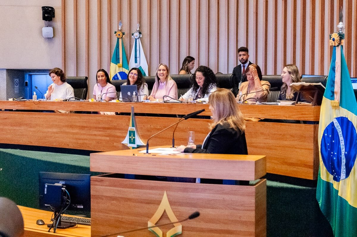 Dia da Mulher Advogada do DF foi celebrado em sessão solene na CLDF