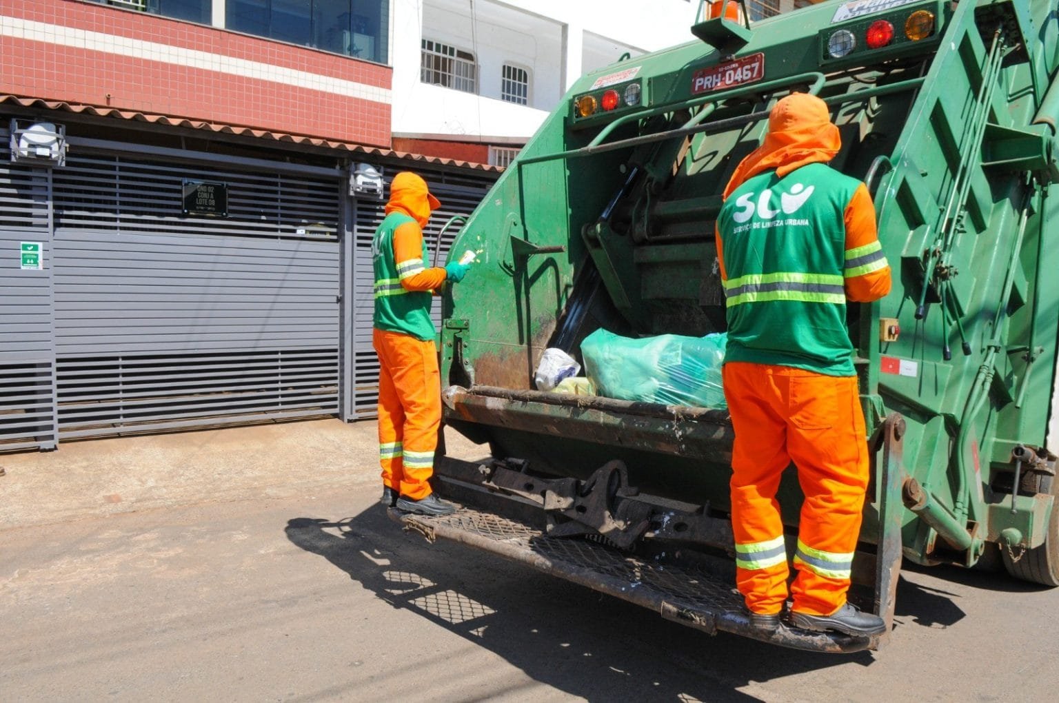 Mais regiões terão mudanças nos horários de coleta de resíduos a partir de segunda-feira (16)