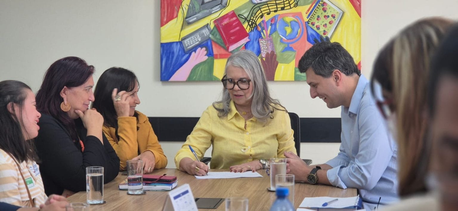 Gestores educacionais e parlamentares debatem políticas públicas voltadas para a inclusão