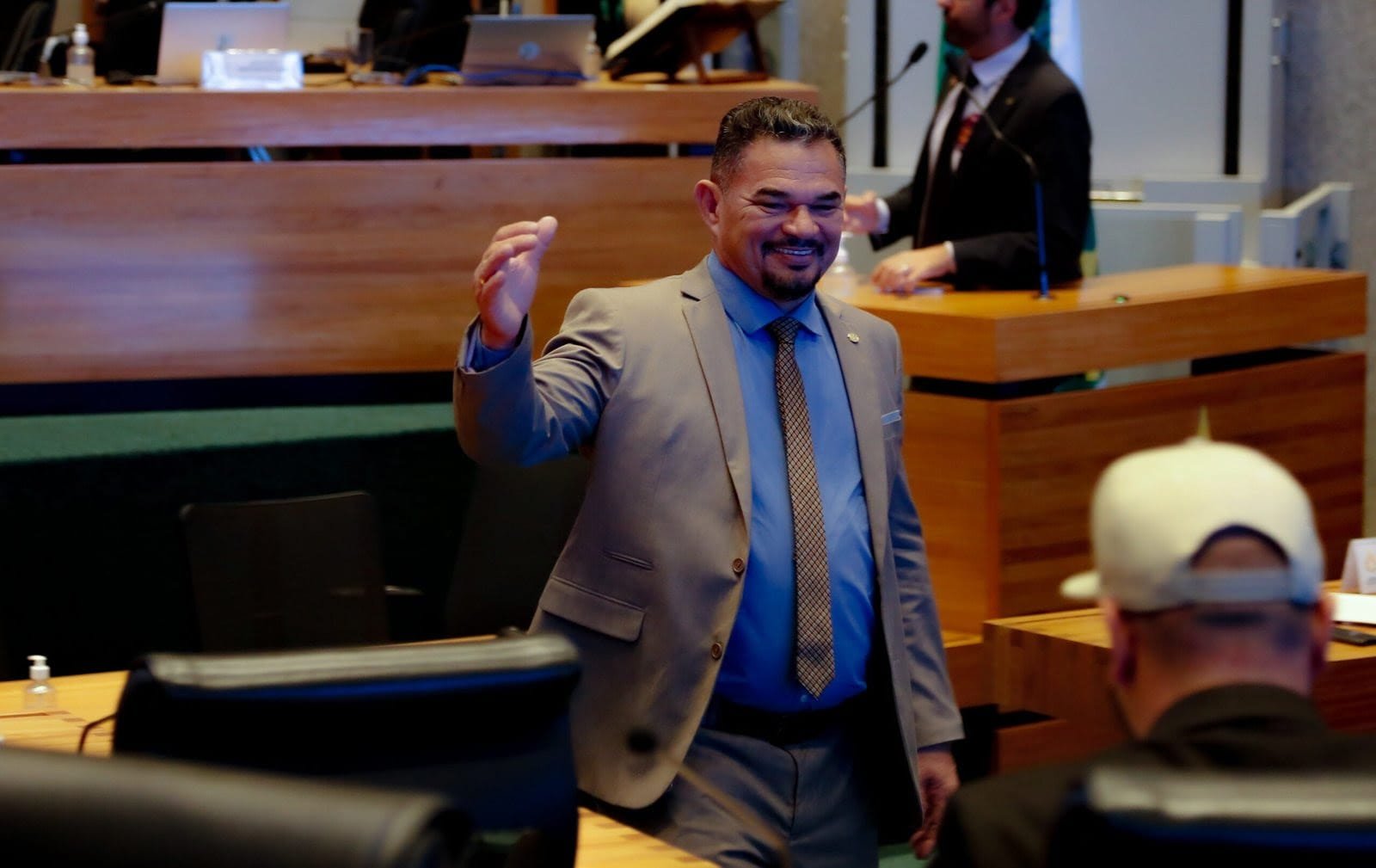 Cinco leis e projetos do deputado Hermeto que impactam segurança, saúde, educação e cultura no DF