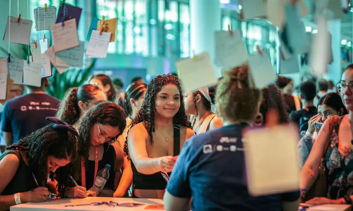 São Paulo reúne jovens para fomentar ensino técnico e divulgar emprego
