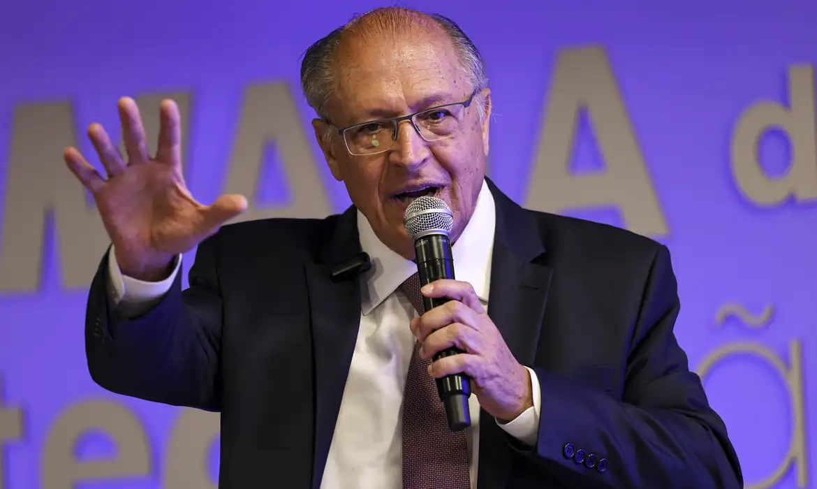 Alckmin discute exportações brasileiras com secretário dos EUA