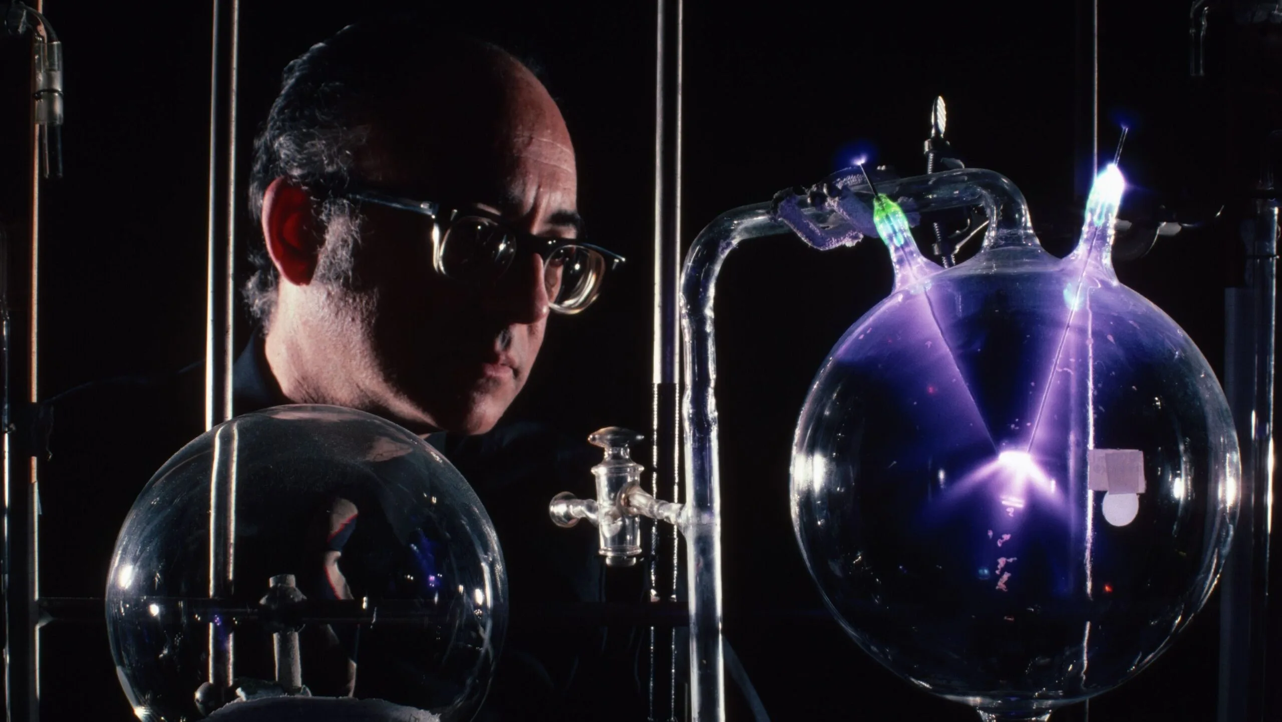 Início da vida na Terra ganha nova hipótese a partir de experimento antigo