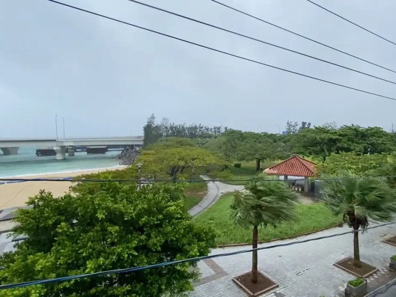 Tempestades causadas por tufão Dolphin atingem leste da China