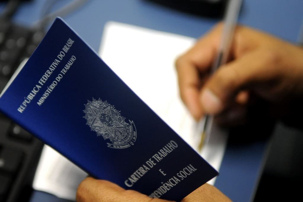 Agências do trabalhador oferecem 1.953 vagas nesta terça-feira (18)