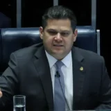Alcolumbre envia PEC do fim da escala 6×1 para CCJ do Senado