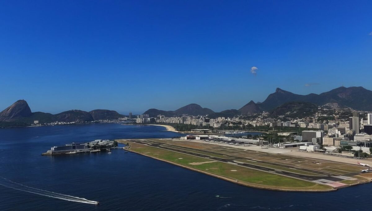 Avião derrapa no Santos Dumont e voos são cancelados
