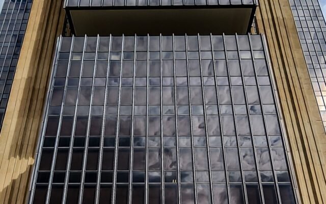 BC aponta desaceleração da inflação, mas mantém alerta sobre riscos