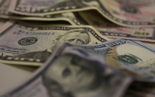 Brasil e EUA retomam negociação após tarifaços de 25% e 12,5%