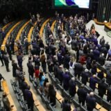 Câmara deve decidir sobre "taxa das blusinhas" nesta segunda