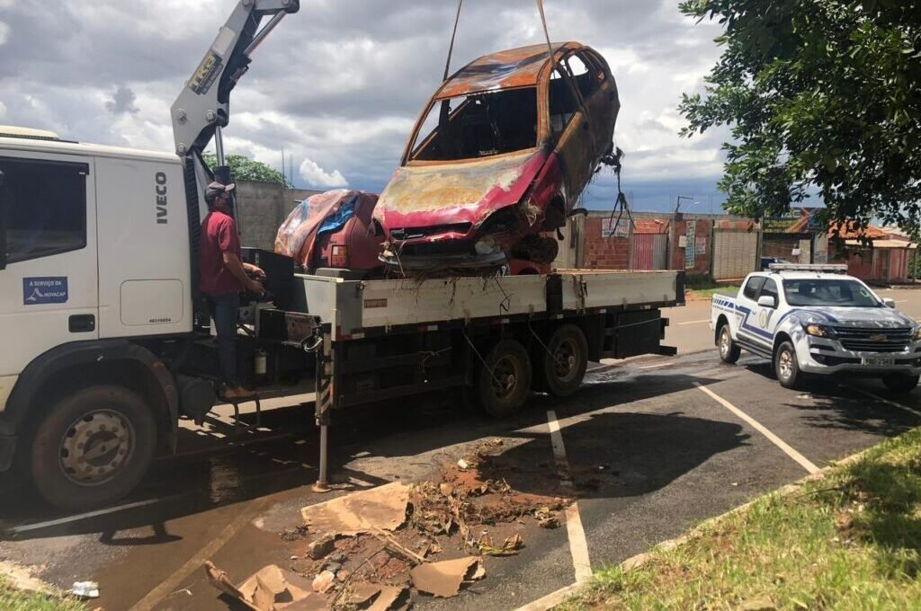 Carcaças e veículos abandonados: saiba como solicitar a retirada no DF