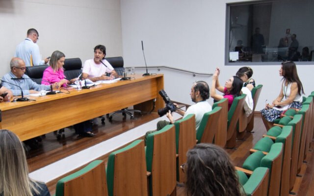 Comissão aprova projetos que alteram a Luos e regularizam equipamentos públicos