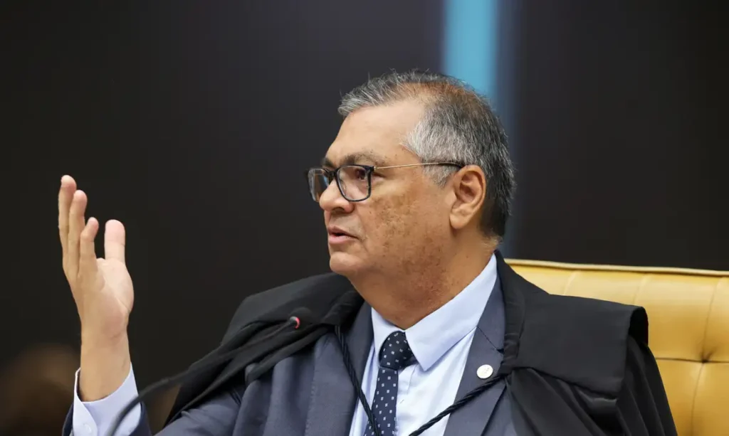 Dino anula emendas indicadas por dirigentes partidários sem mandato