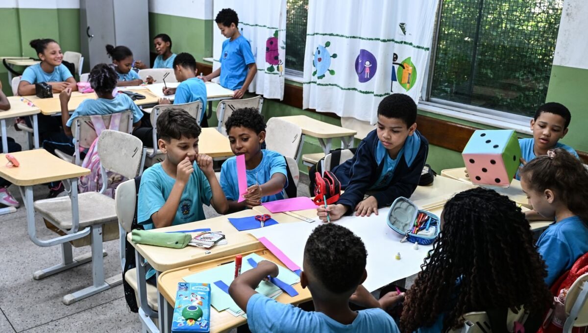 Ensino integral acelera aprendizado de vulneráveis, aponta estudo