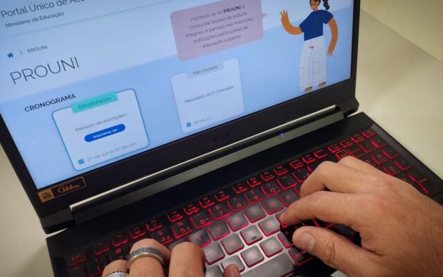Estudante deve comprovar até hoje informações de inscrição no Prouni
