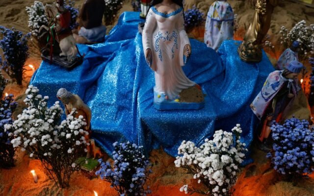 Festejos de Iemanjá movimentam praias de Fortaleza no fim de semana
