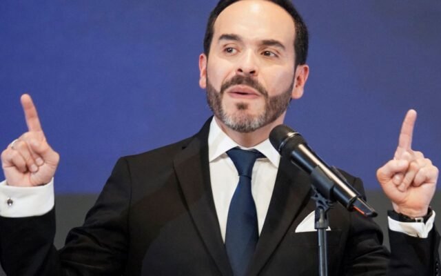 Governo Espriella encerra jornalismo da mídia pública da Colômbia