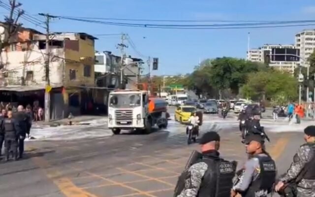 Manifestações contra ação da polícia bloqueiam vias do Rio