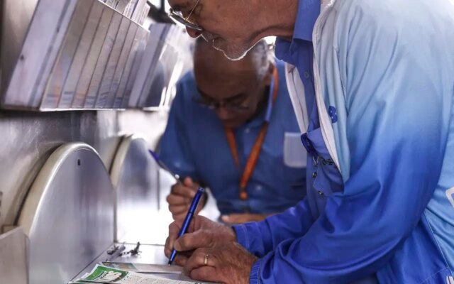 Mega-Sena acumula para R$ 38 milhões; confira os números sorteados