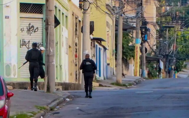 PM do RJ prende 13 em ação contra Comando Vermelho; 4 morreram