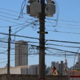 Para manutenção na rede, cinco regiões terão fornecimento de energia suspenso nesta terça (25)