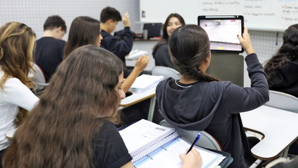 Pé-de-Meia 2026: nascidos em março e abril recebem parcela nesta terça
