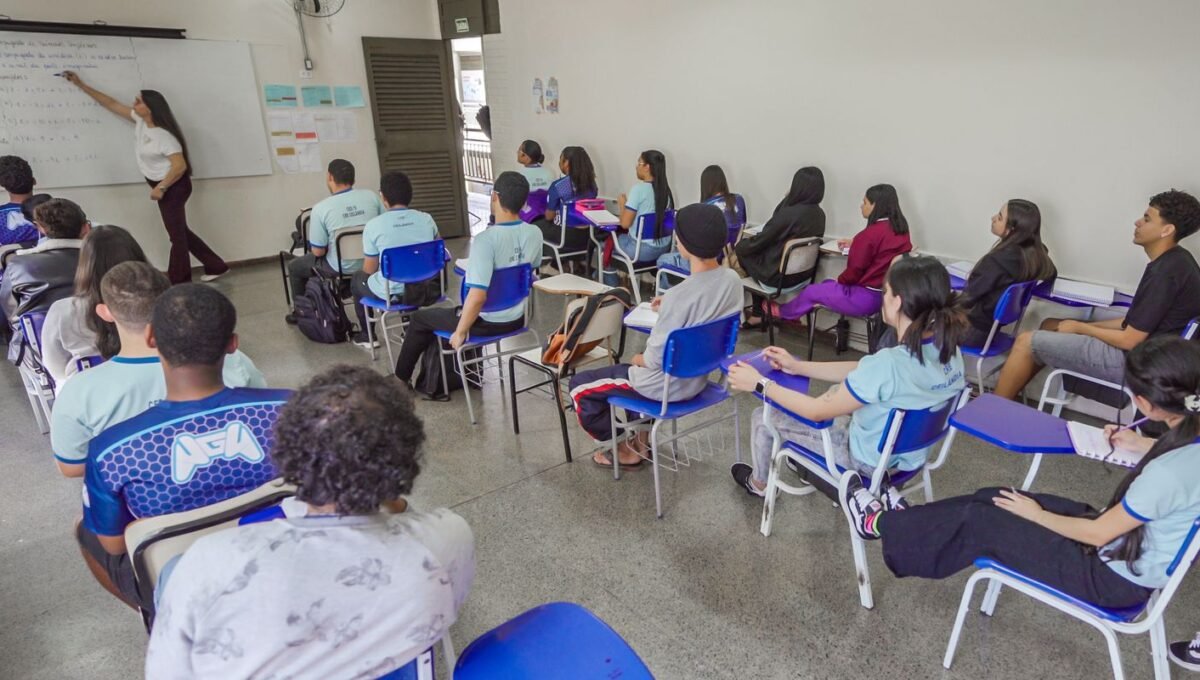 Pé-de-Meia começa a pagar quinta parcela de frequência nesta segunda