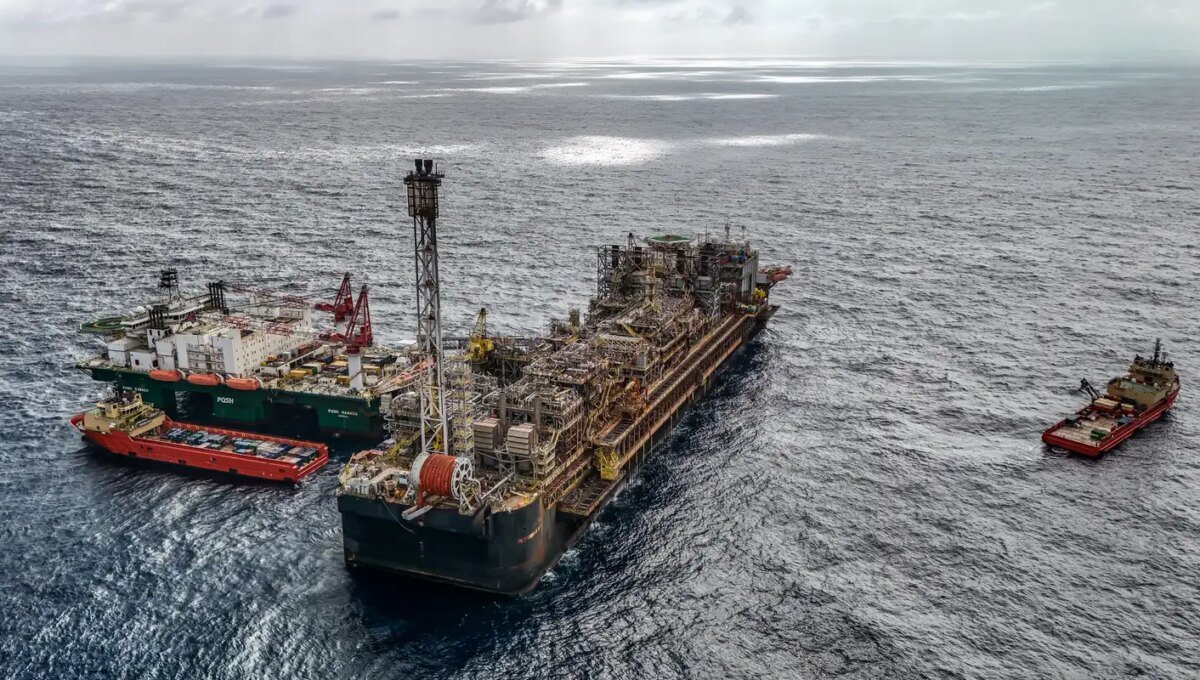 Petroleiros pedem Petrobras mais estatal e menor repasse a acionistas