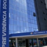 Previsão de gastos com INSS em 2027 é reduzida em R$ 5 bilhões