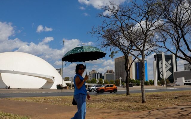 Região Sul tem risco de temporal e granizo; outras regiões têm calor