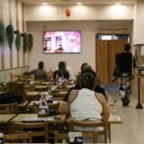 Serviços ocuparam 15,9 milhões e pagaram média de 2,2 mínimos em 2024