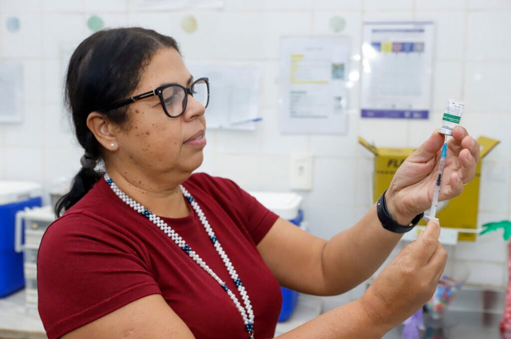 Vacinas contra sarampo, covid-19 e outras doenças estão disponíveis neste sábado (15)