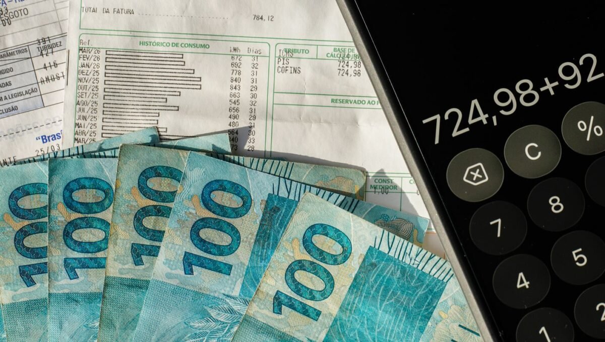Arrecadação federal ultrapassa R$ 2 trilhões em oito meses