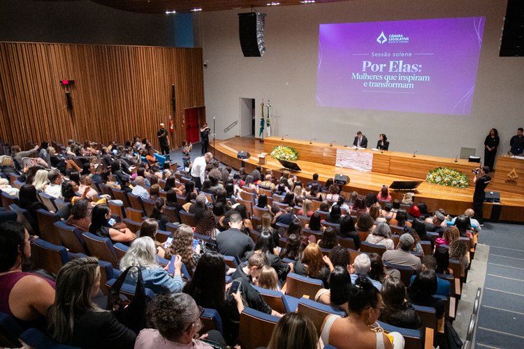CLDF homenageia mulheres que enfrentam a violência doméstica e o feminicídio