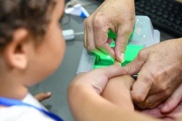 Carteira de Identidade Nacional para bebês e crianças: saiba como obter o documento no Distrito Federal