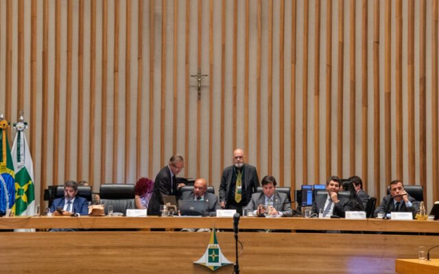 Distritais aprovam crédito suplementar de R$ 636 milhões para o GDF