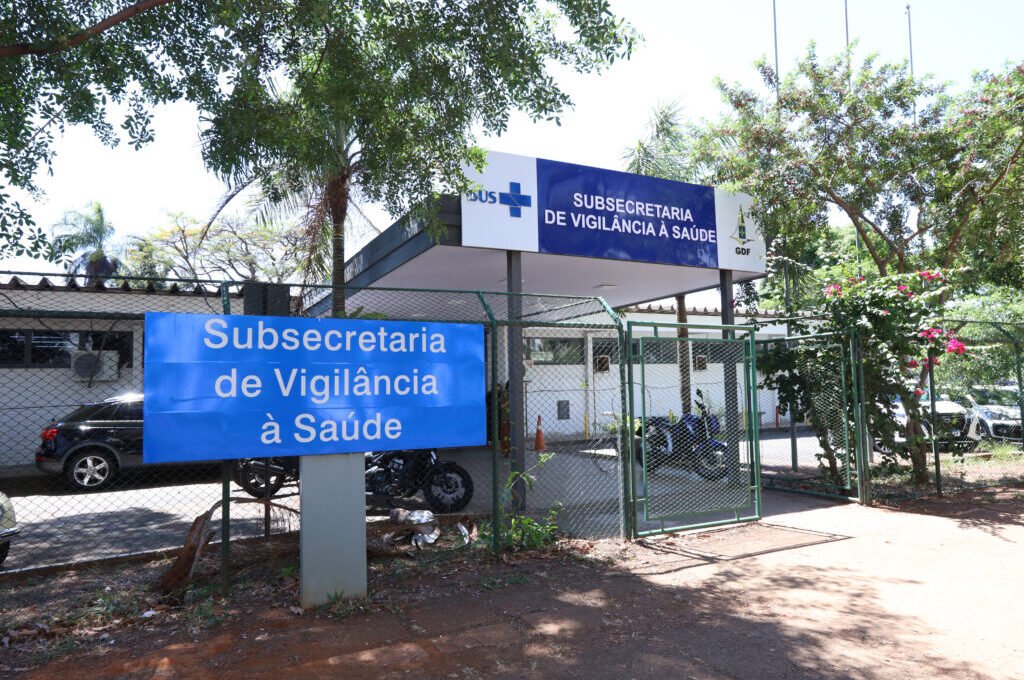É preciso atenção para riscos de procedimentos estéticos invasivos em salões de beleza