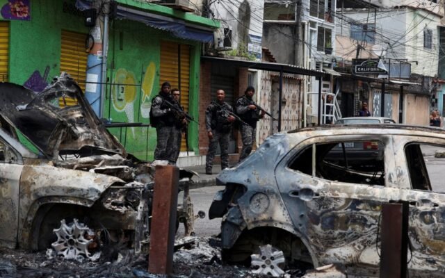 Estado e governo federal se unem para retomar territórios no Rio