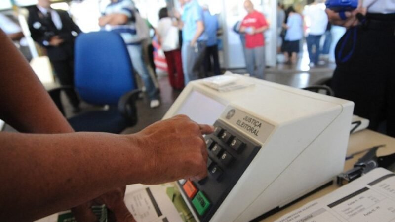 Fundo Eleitoral reduz desigualdade entre partidos, mas diferenças internas persistem