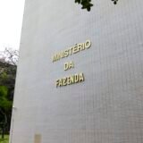 Governo reduz projeção do PIB para 2% em 2026 e 2,3% em 2027