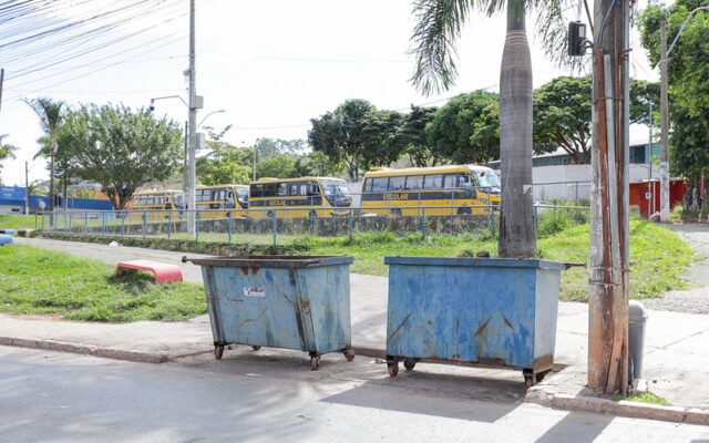 Instalação e uso de caçambas e contêineres em vias públicas do DF seguem normas específicas