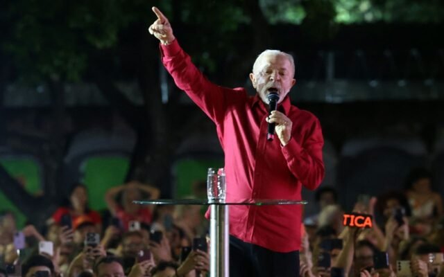 Lula propõe criar Ministério da Segurança e aumento real do mínimo