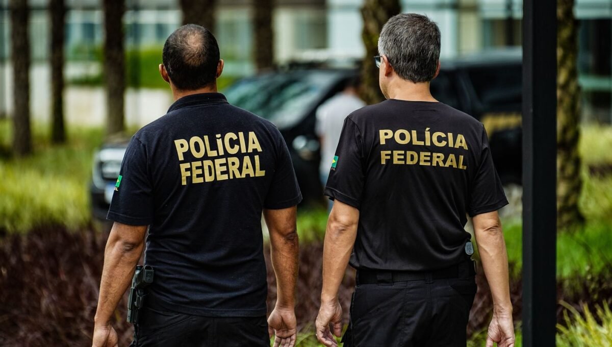 PF faz ação contra apologia ao nazismo no interior do Rio de Janeiro
