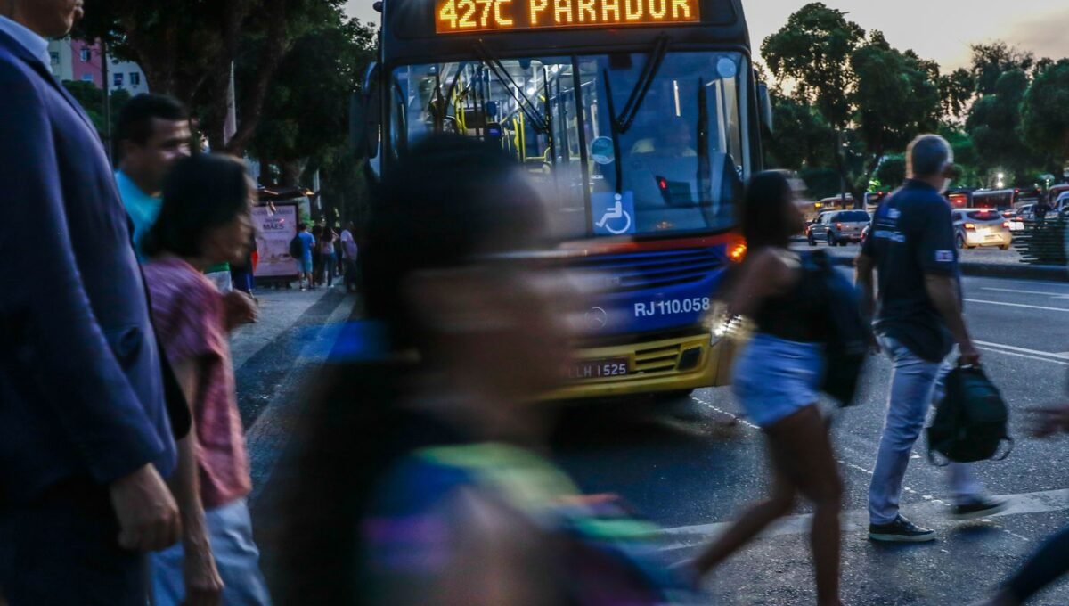 Pesquisa aponta que solidão e exaustão ampliam abstenção nas urnas